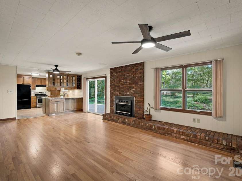 1211 Laurel Street, Valdese, NC 28690.  MLS# CAR4424986, YatesRealty ID 56561. 