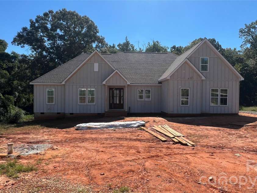 149 Triple Ponds Court, Clover, SC 29710.  MLS# CAR4430024, YatesRealty ID 56564. 