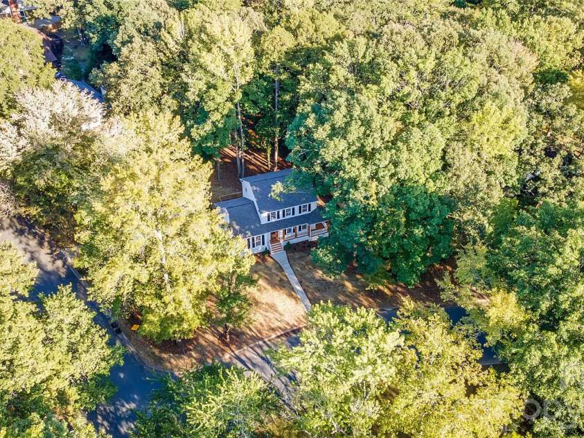 512 Morning Dale Road, Matthews, NC 28105.  MLS# CAR4431332, YatesRealty ID 56566. 