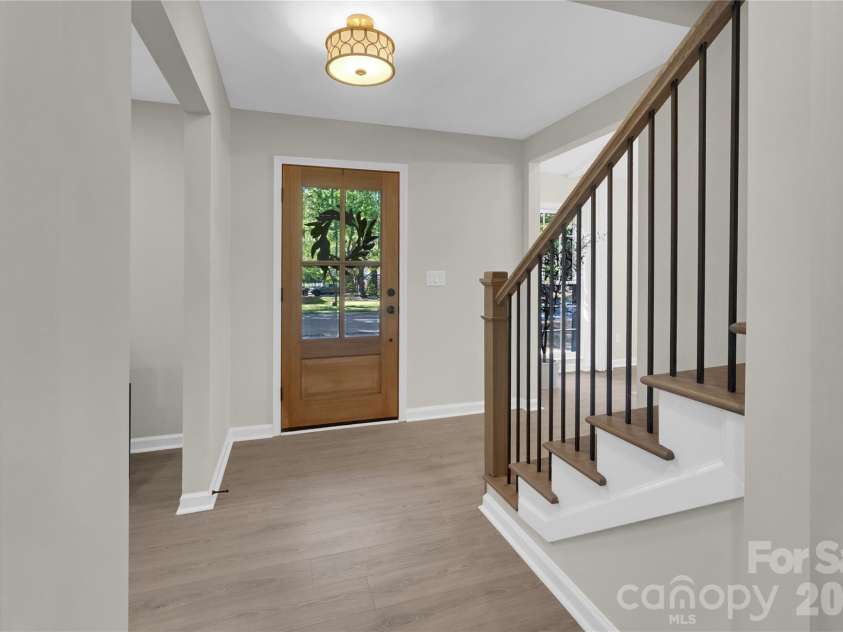 512 Morning Dale Road, Matthews, NC 28105.  MLS# CAR4431332, YatesRealty ID 56566. 
