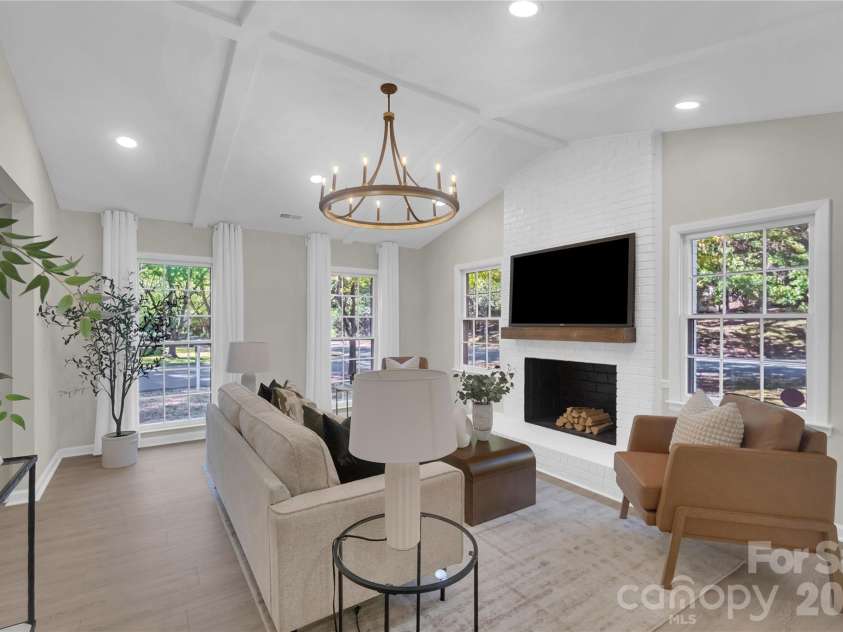 512 Morning Dale Road, Matthews, NC 28105.  MLS# CAR4431332, YatesRealty ID 56566. 