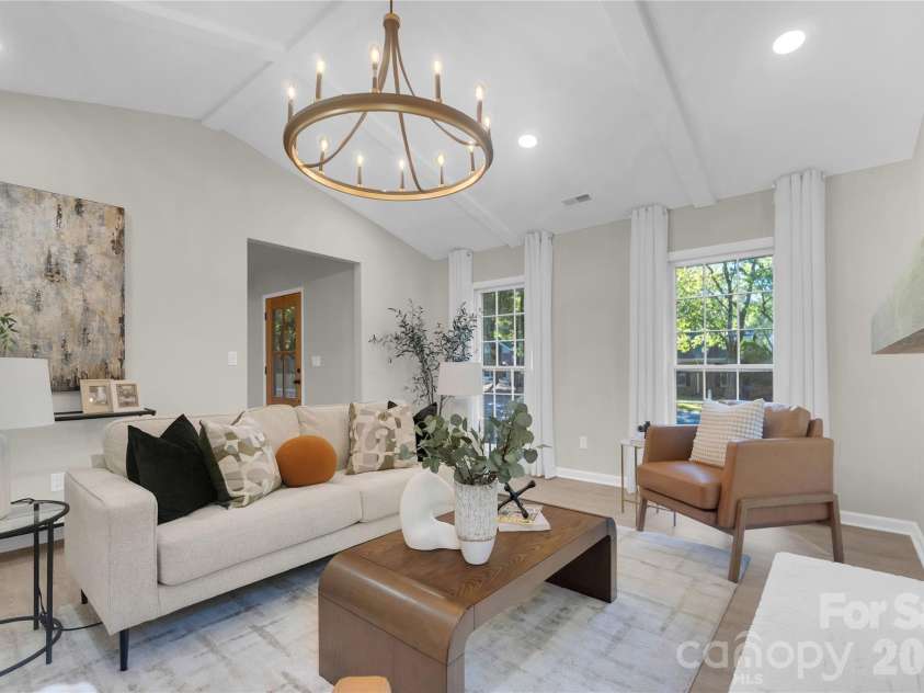 512 Morning Dale Road, Matthews, NC 28105.  MLS# CAR4431332, YatesRealty ID 56566. 