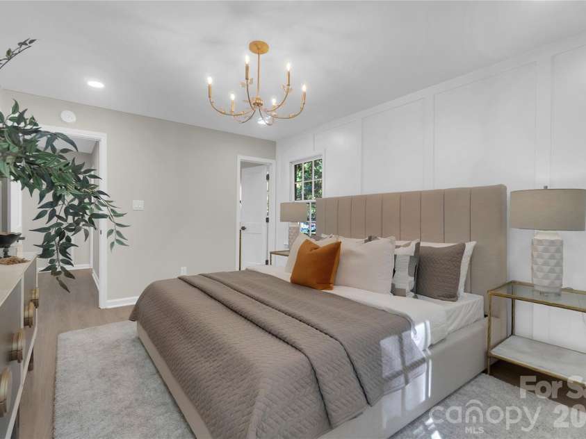 512 Morning Dale Road, Matthews, NC 28105.  MLS# CAR4431332, YatesRealty ID 56566. 