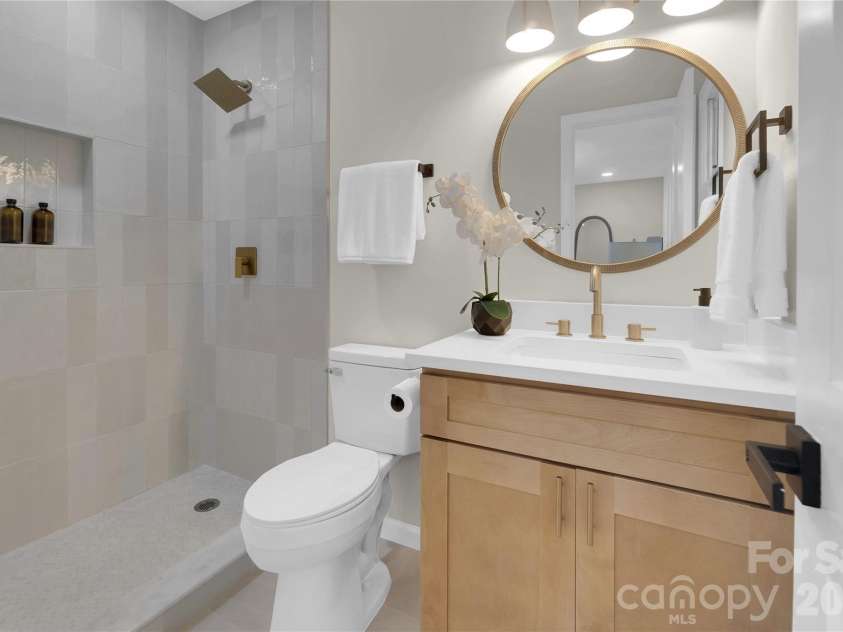512 Morning Dale Road, Matthews, NC 28105.  MLS# CAR4431332, YatesRealty ID 56566. 