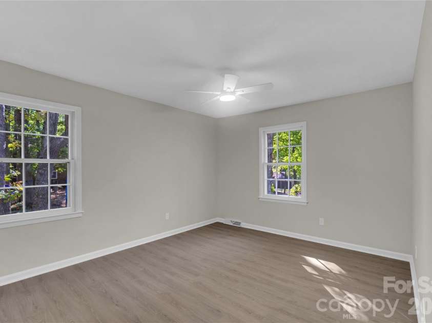 512 Morning Dale Road, Matthews, NC 28105.  MLS# CAR4431332, YatesRealty ID 56566. 