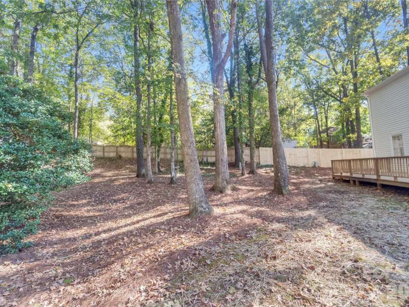 512 Morning Dale Road, Matthews, NC 28105.  MLS# CAR4431332, YatesRealty ID 56566. 
