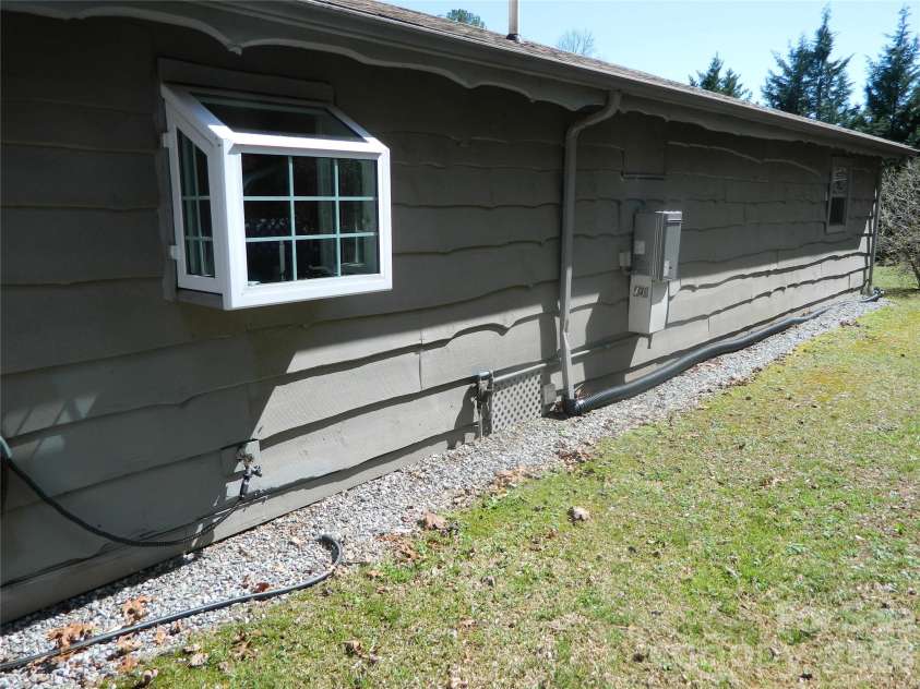 2797 Playmore Beach Road, Morganton, NC 28655.  MLS# CAR4357276, YatesRealty ID 5657. 
