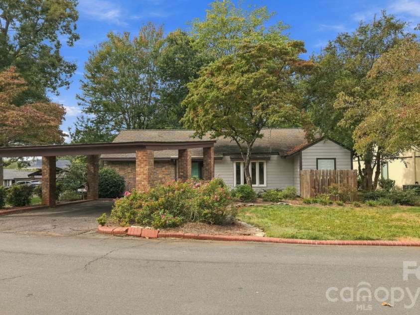 105 Bermuda Run Drive, Advance, NC 27006.  MLS# CAR4433853, YatesRealty ID 56570. 