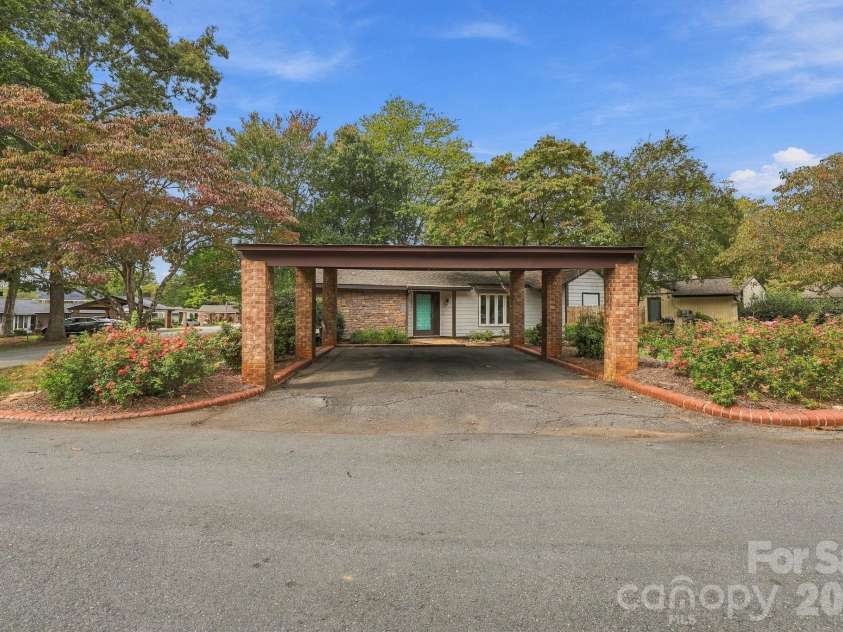 105 Bermuda Run Drive, Advance, NC 27006.  MLS# CAR4433853, YatesRealty ID 56570. 