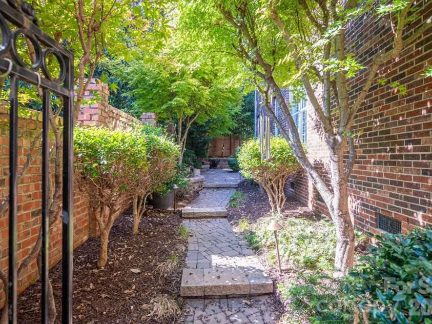 113 Ft. William Avenue, Belmont, NC 28012.  MLS# CAR4431980, YatesRealty ID 56574. 