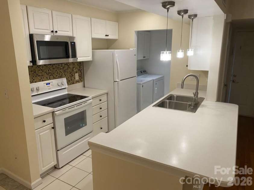 11013 Running Ridge Road, Charlotte, NC 28226.  MLS# CAR4434679, YatesRealty ID 56578. 