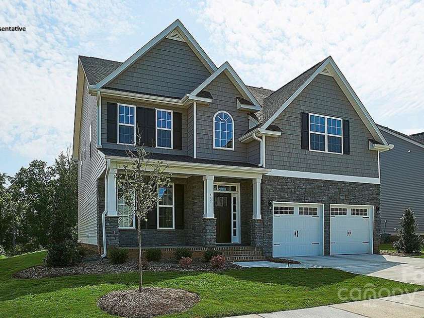 8016 Plymouth Drive, Sherrills Ford, NC 28673.  MLS# CAR4212938, YatesRealty ID 5658. 