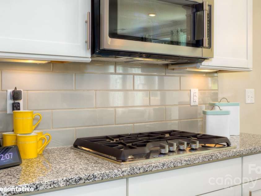 8016 Plymouth Drive, Sherrills Ford, NC 28673.  MLS# CAR4212938, YatesRealty ID 5658. 