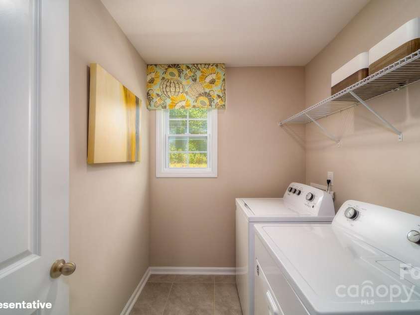 8016 Plymouth Drive, Sherrills Ford, NC 28673.  MLS# CAR4212938, YatesRealty ID 5658. 