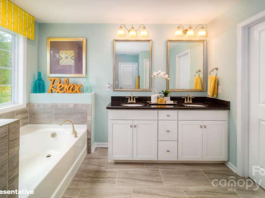 8016 Plymouth Drive, Sherrills Ford, NC 28673.  MLS# CAR4212938, YatesRealty ID 5658. 