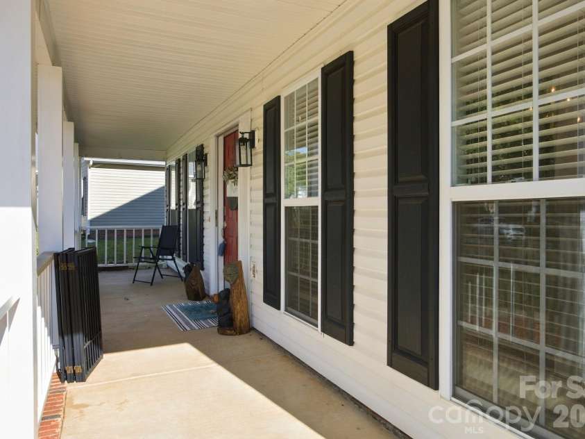 6730 Reedy Creek Road, Charlotte, NC 28215.  MLS# CAR4433782, YatesRealty ID 56590. 