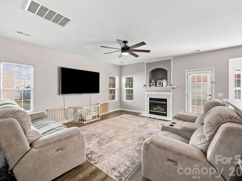 6730 Reedy Creek Road, Charlotte, NC 28215.  MLS# CAR4433782, YatesRealty ID 56590. 