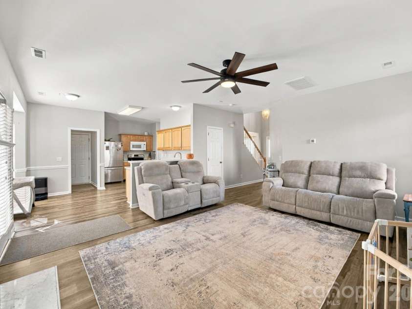 6730 Reedy Creek Road, Charlotte, NC 28215.  MLS# CAR4433782, YatesRealty ID 56590. 