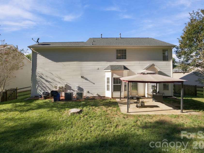 6730 Reedy Creek Road, Charlotte, NC 28215.  MLS# CAR4433782, YatesRealty ID 56590. 