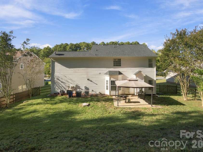 6730 Reedy Creek Road, Charlotte, NC 28215.  MLS# CAR4433782, YatesRealty ID 56590. 