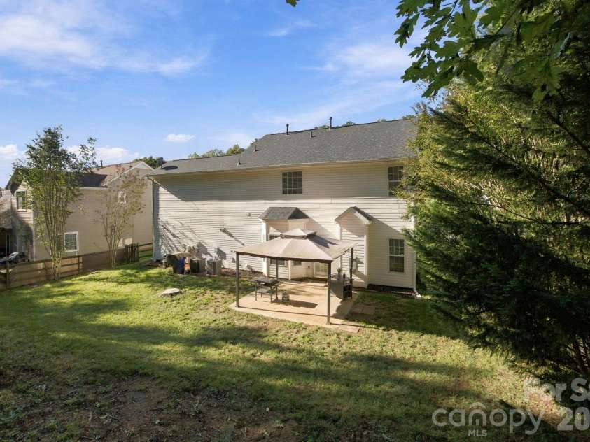 6730 Reedy Creek Road, Charlotte, NC 28215.  MLS# CAR4433782, YatesRealty ID 56590. 