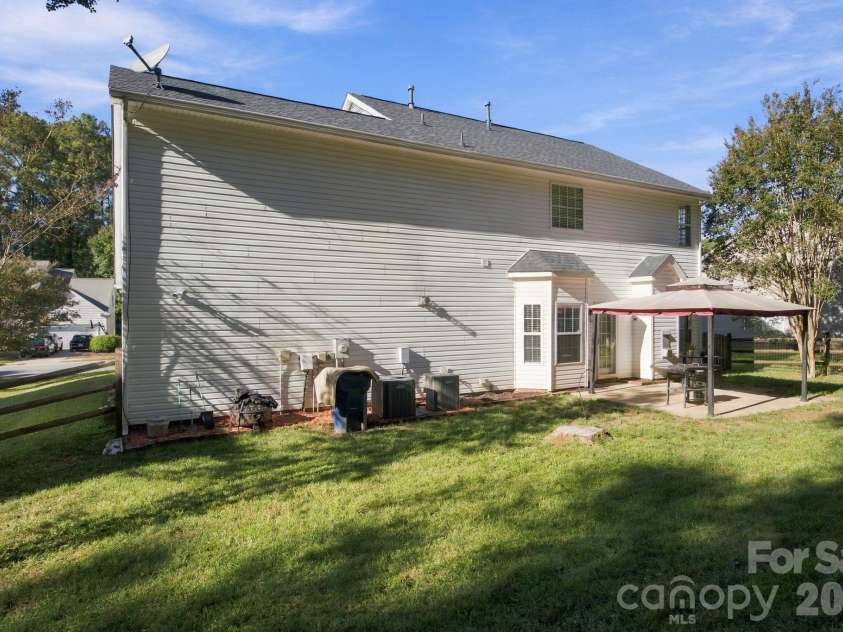 6730 Reedy Creek Road, Charlotte, NC 28215.  MLS# CAR4433782, YatesRealty ID 56590. 