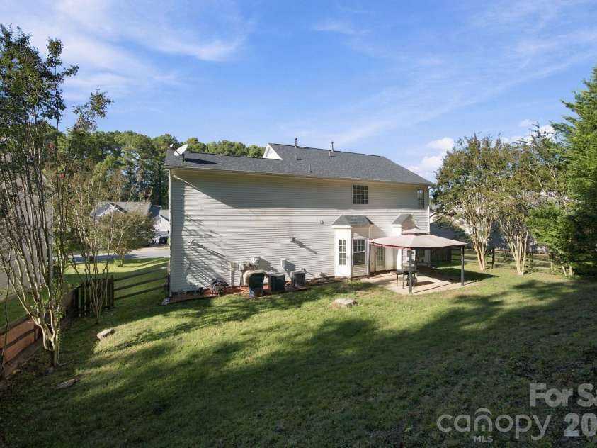 6730 Reedy Creek Road, Charlotte, NC 28215.  MLS# CAR4433782, YatesRealty ID 56590. 
