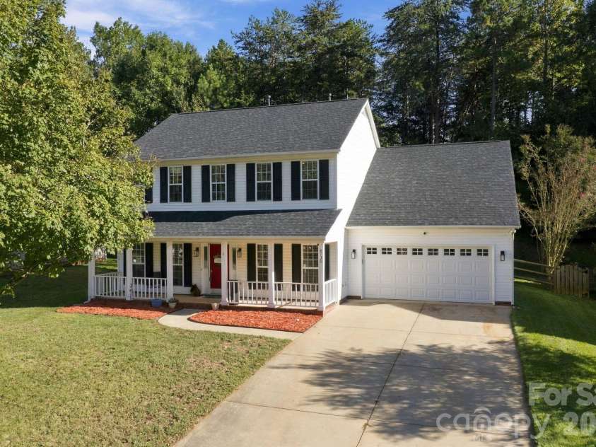 6730 Reedy Creek Road, Charlotte, NC 28215.  MLS# CAR4433782, YatesRealty ID 56590. 