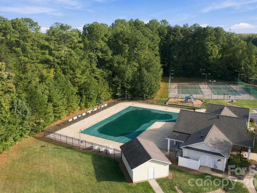 6730 Reedy Creek Road, Charlotte, NC 28215.  MLS# CAR4433782, YatesRealty ID 56590. 