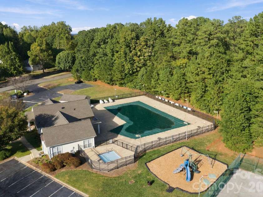 6730 Reedy Creek Road, Charlotte, NC 28215.  MLS# CAR4433782, YatesRealty ID 56590. 