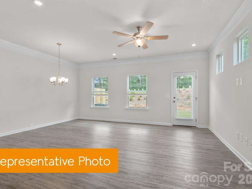 5406 Starfall Way, Charlotte, NC 28214.  MLS# CAR4434743, YatesRealty ID 56591. 