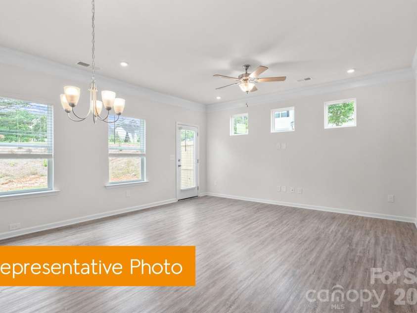 5406 Starfall Way, Charlotte, NC 28214.  MLS# CAR4434743, YatesRealty ID 56591. 