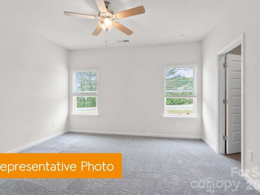 5406 Starfall Way, Charlotte, NC 28214.  MLS# CAR4434743, YatesRealty ID 56591. 