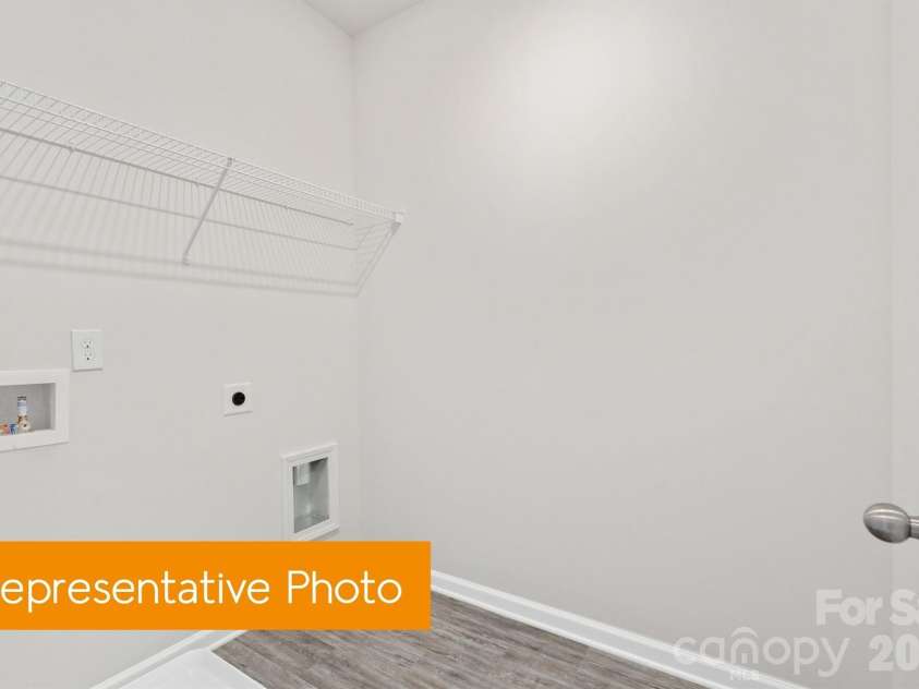 5406 Starfall Way, Charlotte, NC 28214.  MLS# CAR4434743, YatesRealty ID 56591. 