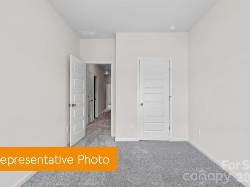 5406 Starfall Way, Charlotte, NC 28214.  MLS# CAR4434743, YatesRealty ID 56591. 