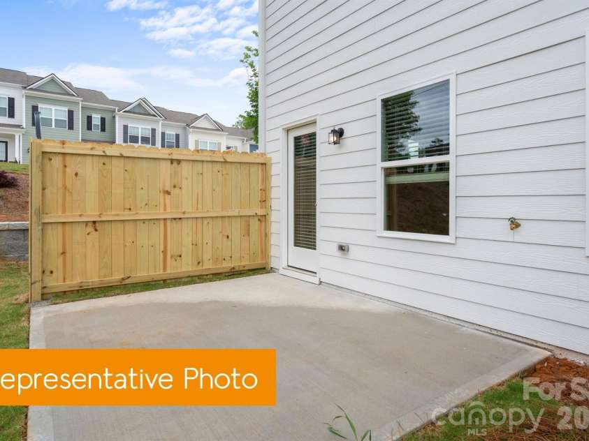 5406 Starfall Way, Charlotte, NC 28214.  MLS# CAR4434743, YatesRealty ID 56591. 