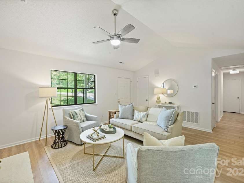 6115 Coltswood Court, Charlotte, NC 28211.  MLS# CAR4271652, YatesRealty ID 566. 