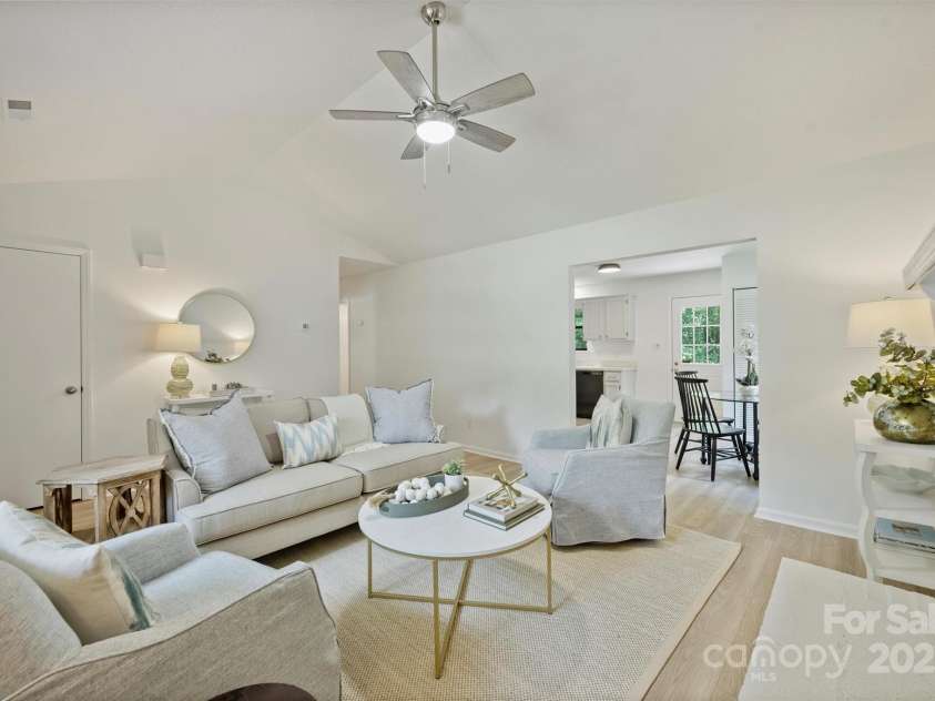 6115 Coltswood Court, Charlotte, NC 28211.  MLS# CAR4271652, YatesRealty ID 566. 