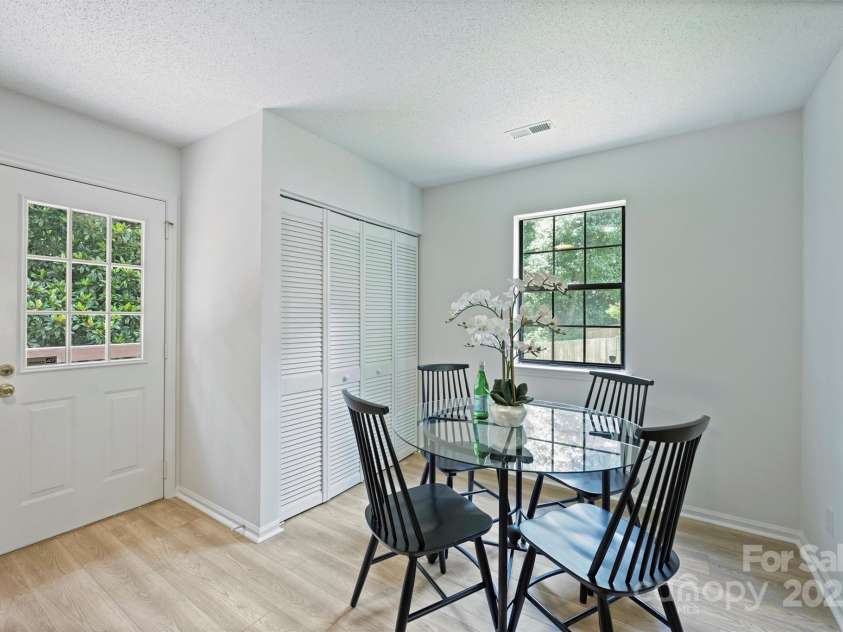 6115 Coltswood Court, Charlotte, NC 28211.  MLS# CAR4271652, YatesRealty ID 566. 