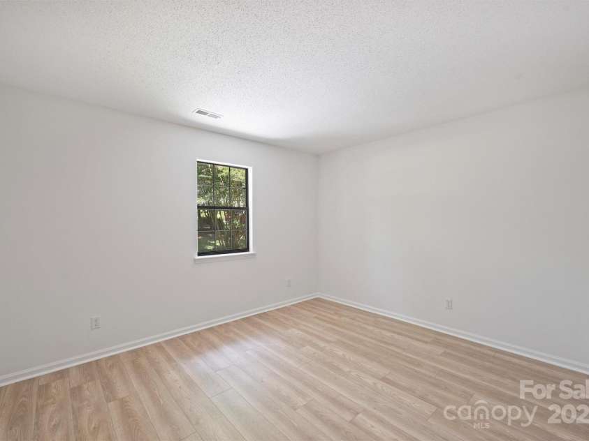 6115 Coltswood Court, Charlotte, NC 28211.  MLS# CAR4271652, YatesRealty ID 566. 