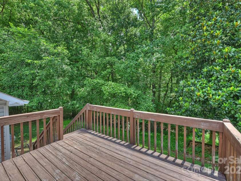 6115 Coltswood Court, Charlotte, NC 28211.  MLS# CAR4271652, YatesRealty ID 566. 