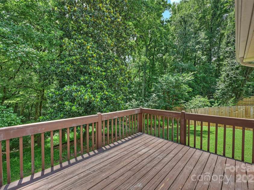 6115 Coltswood Court, Charlotte, NC 28211.  MLS# CAR4271652, YatesRealty ID 566. 