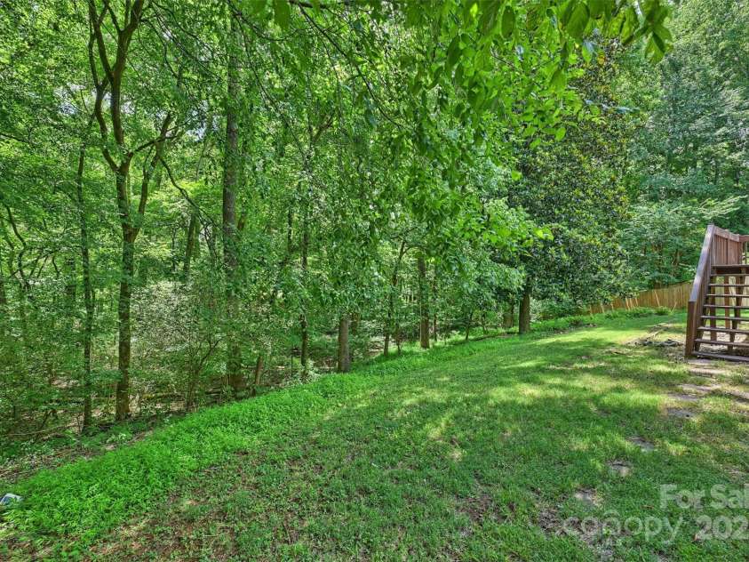 6115 Coltswood Court, Charlotte, NC 28211.  MLS# CAR4271652, YatesRealty ID 566. 