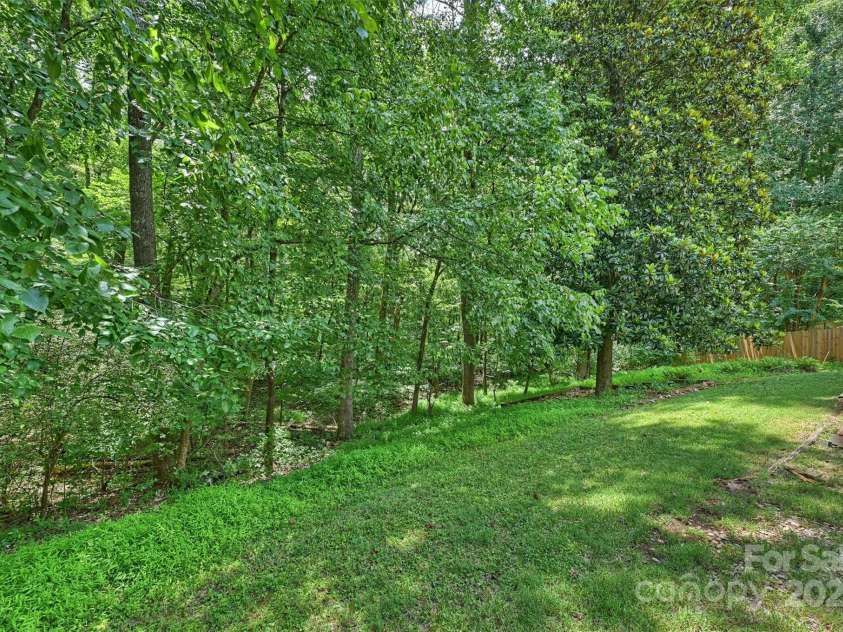 6115 Coltswood Court, Charlotte, NC 28211.  MLS# CAR4271652, YatesRealty ID 566. 