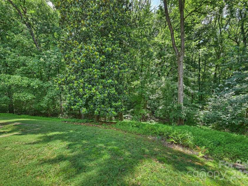 6115 Coltswood Court, Charlotte, NC 28211.  MLS# CAR4271652, YatesRealty ID 566. 