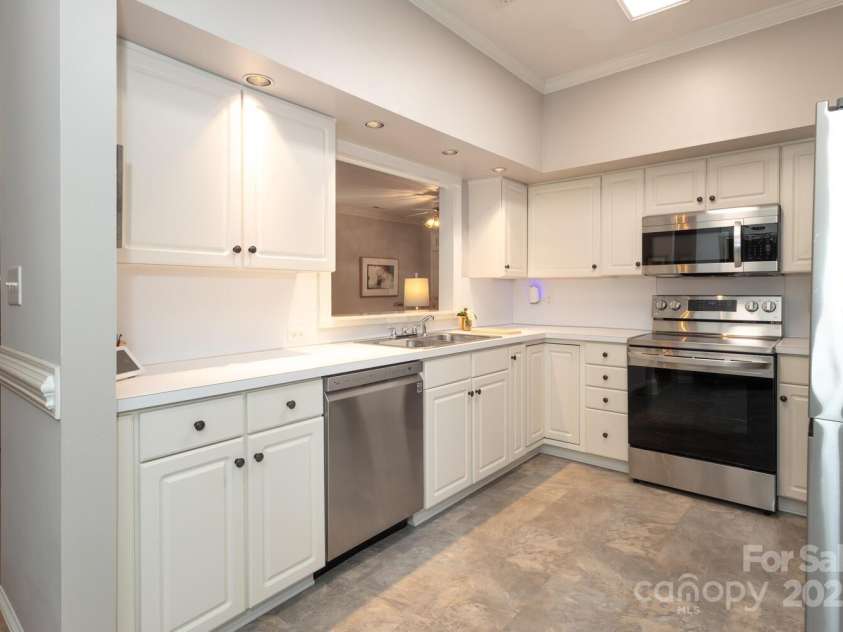 1575 Herlong Court, Rock Hill, SC 29732.  MLS# CAR4213099, YatesRealty ID 5660. 