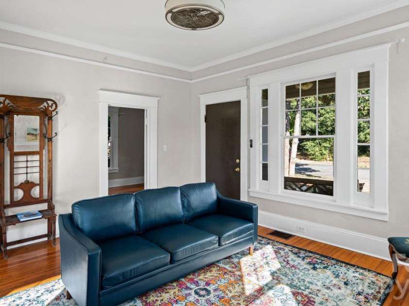 605 Oakland Avenue, Charlotte, NC 28204.  MLS# CAR4432547, YatesRealty ID 56602. 