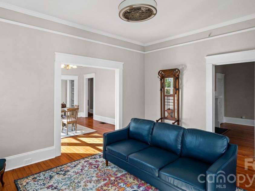 605 Oakland Avenue, Charlotte, NC 28204.  MLS# CAR4432547, YatesRealty ID 56602. 