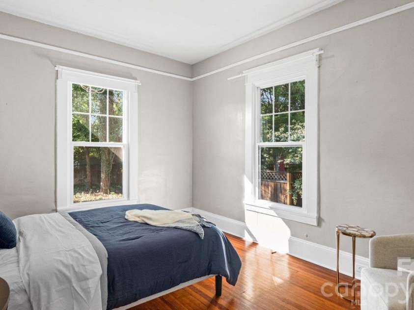 605 Oakland Avenue, Charlotte, NC 28204.  MLS# CAR4432547, YatesRealty ID 56602. 
