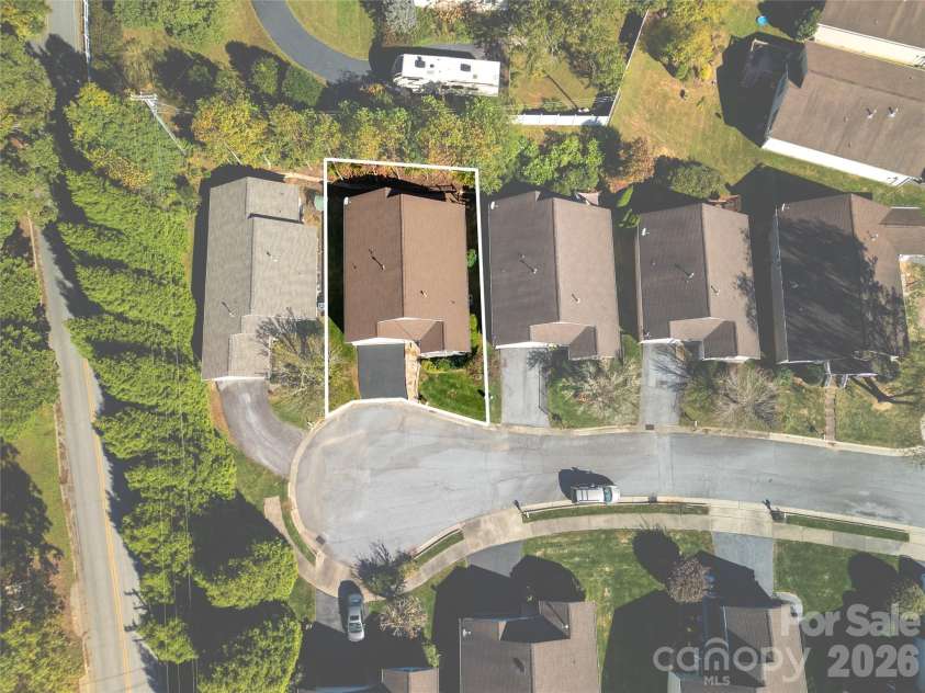 88 Danbury Lane, Brevard, NC 28712.  MLS# CAR4433132, YatesRealty ID 56603. 